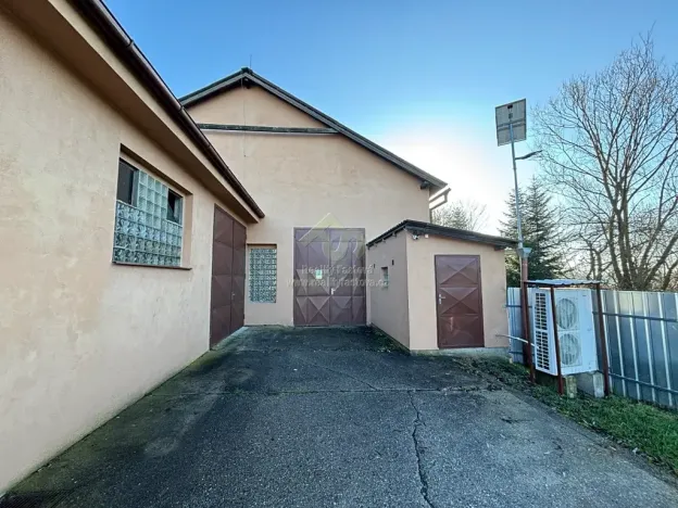 Pronájem skladu, Břasy, 163 m2