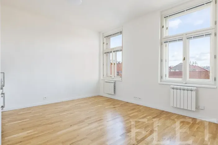 Pronájem bytu 1+kk, Praha - Karlín, Vítkova, 29 m2