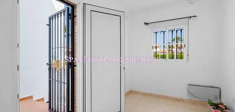 Prodej vily, Alicante, Španělsko, 87 m2