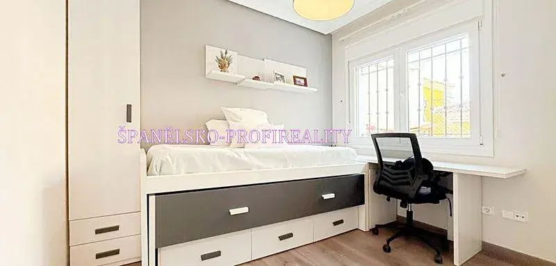 Prodej rodinného domu, Alicante, Španělsko, 105 m2