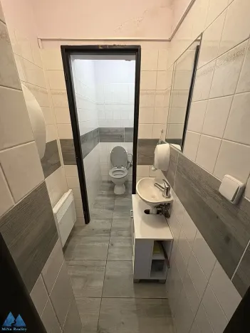 Pronájem restaurace, Horní Maršov, Třída Josefa II., 320 m2