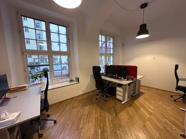 Pronájem kanceláře, Praha - Nové Město, Karlovo náměstí, 1110 m2