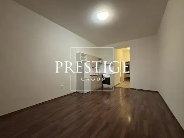 Pronájem bytu 1+1, Praha - Žižkov, Víta Nejedlého, 36 m2