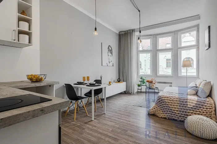Pronájem bytu 2+kk, Praha - Nusle, Jaromírova, 42 m2