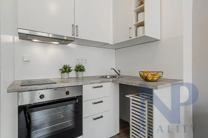 Pronájem bytu 2+kk, Praha - Nusle, Jaromírova, 42 m2