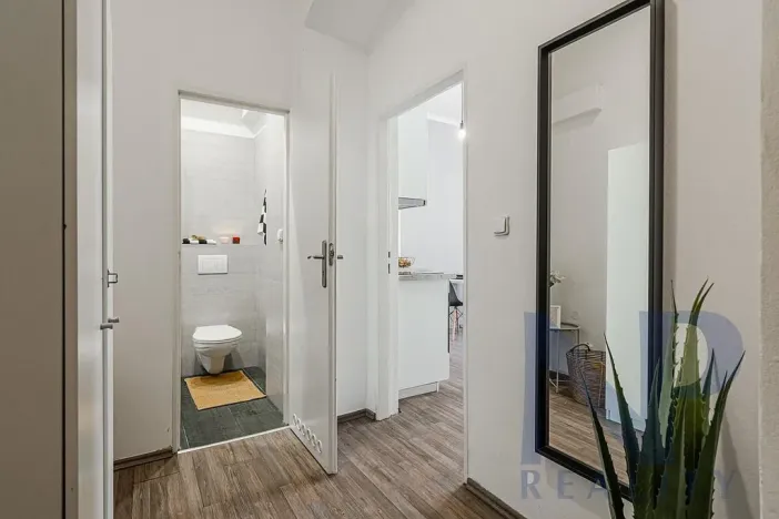 Pronájem bytu 2+kk, Praha - Nusle, Jaromírova, 42 m2