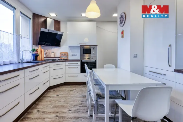 Prodej bytu 2+1, Klatovy - Klatovy III, Pod Hůrkou, 54 m2