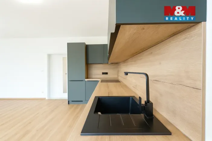 Pronájem bytu 2+kk, Praha, U jízdárny, 50 m2