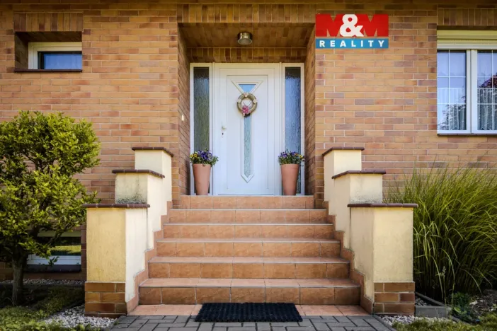 Prodej rodinného domu, Týnec nad Labem - Vinařice, 300 m2