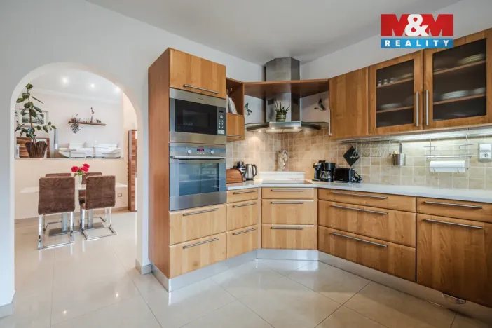 Prodej rodinného domu, Týnec nad Labem - Vinařice, 300 m2