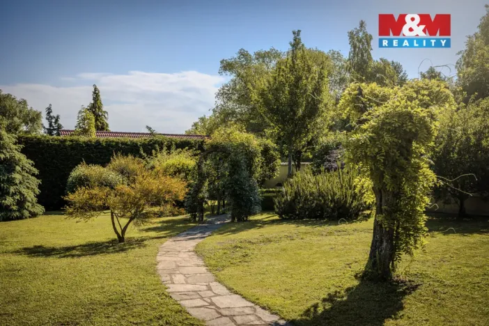 Prodej rodinného domu, Týnec nad Labem - Vinařice, 300 m2