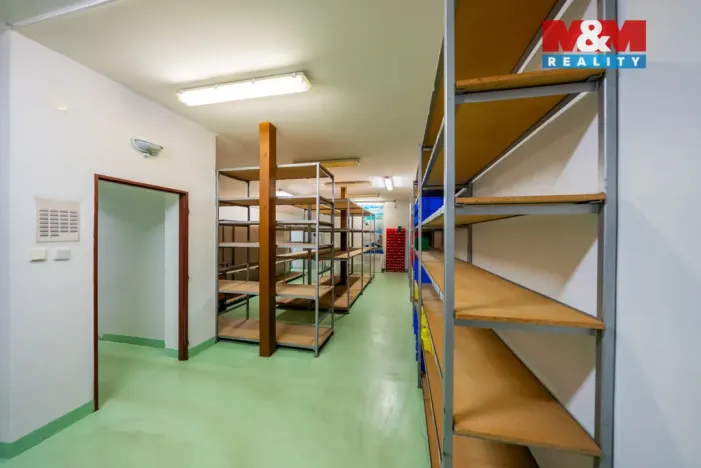 Prodej výrobních prostor, Žďár, 1089 m2