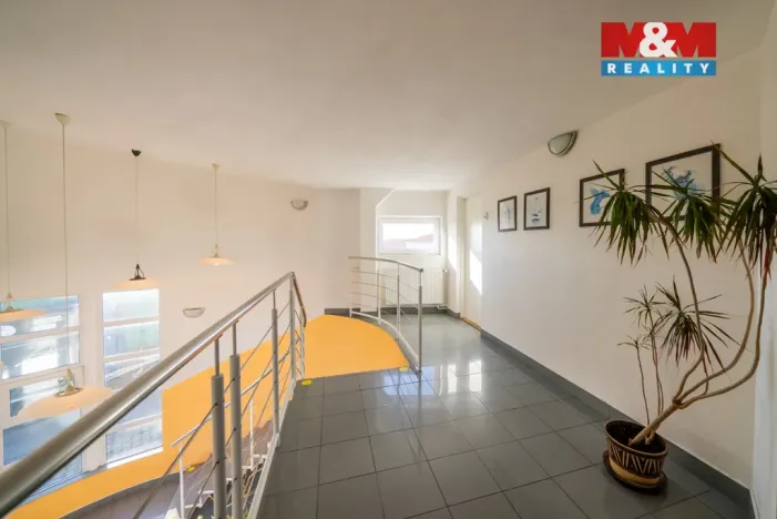 Prodej výrobních prostor, Žďár, 1089 m2