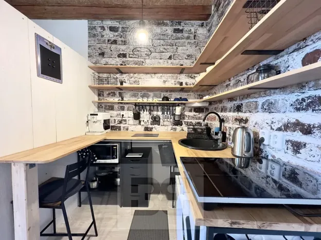 Pronájem bytu 1+kk, Praha - Vinohrady, Na Folimance, 28 m2