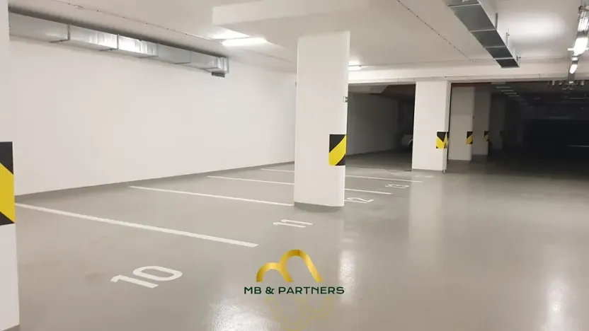 Prodej garážového stání, Praha - Holešovice, U průhonu, 13 m2
