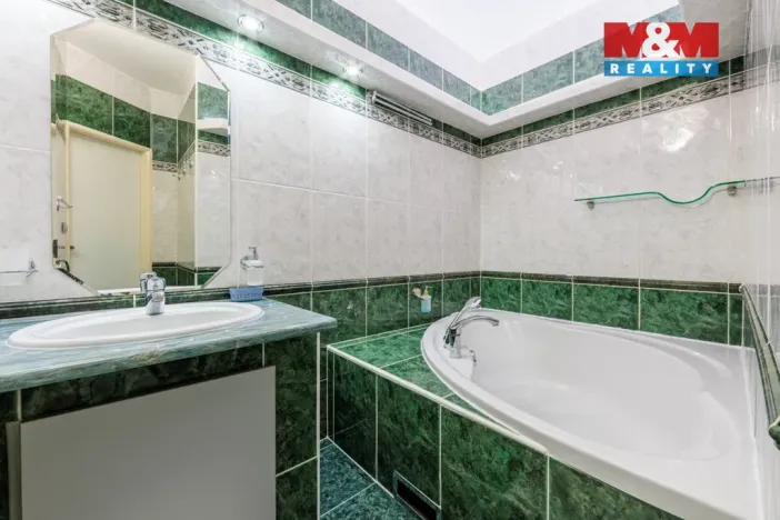 Prodej bytu 2+1, Chodov, náměstí 9. května, 60 m2