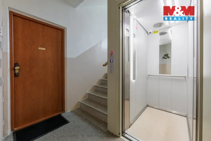 Prodej bytu 2+1, Chodov, náměstí 9. května, 60 m2