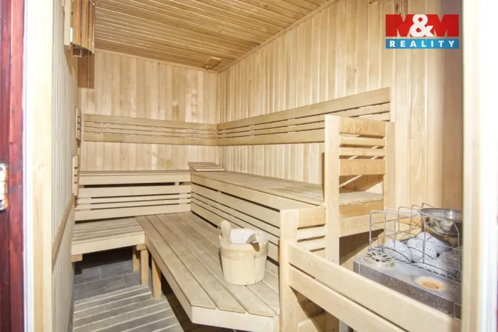 Pronájem obchodního prostoru, Orlová - Lutyně, Masarykova třída, 222 m2