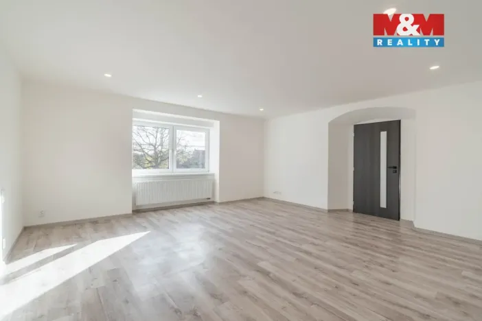 Prodej bytu 4+kk, Klobuky, Náměstí 9. května, 96 m2