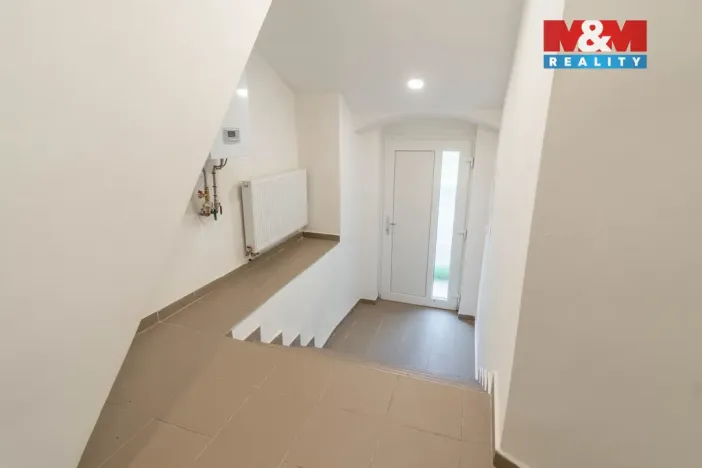 Prodej bytu 4+kk, Klobuky, Náměstí 9. května, 96 m2