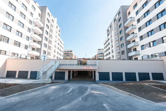 Pronájem bytu 1+kk, Praha - Hlubočepy, Fabiánové, 34 m2