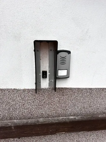 Prodej garážového stání, Praha, 12 m2