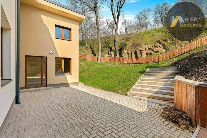 Pronájem bytu 2+kk, Jesenice, Do Potočin, 68 m2