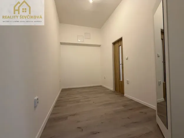Pronájem bytu 2+1, Hradec Králové, Velké náměstí, 51 m2