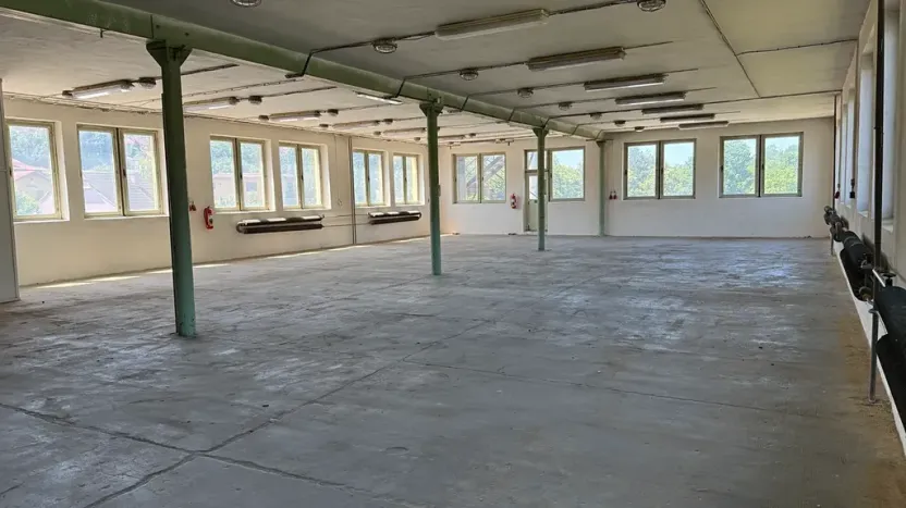 Pronájem výrobních prostor, Třebíč, V. Nezvala, 268 m2