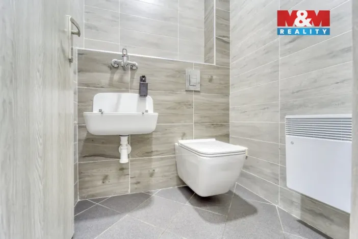 Prodej výrobních prostor, Stružná, 562 m2