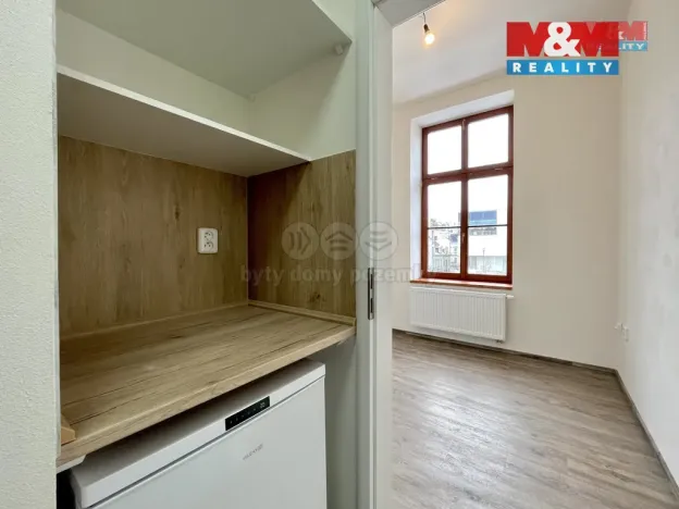 Prodej obchodního prostoru, Jablonec nad Nisou, Komenského, 600 m2