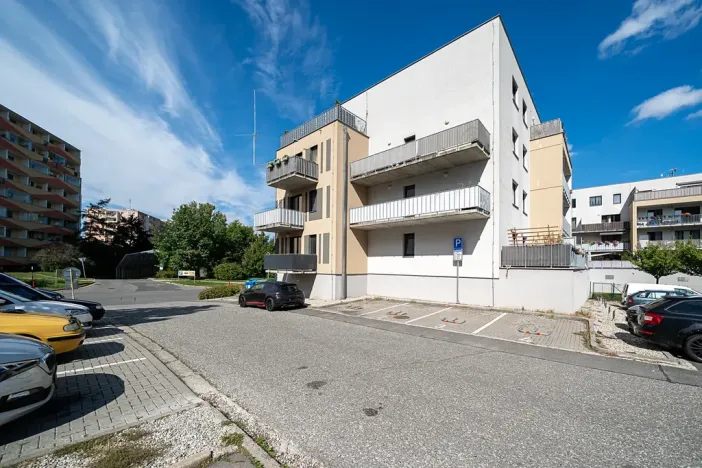 Pronájem garážového stání, Olomouc, Stupkova, 15 m2