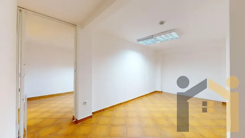 Pronájem obchodního prostoru, Praha - Hostivař, Hornoměcholupská, 88 m2