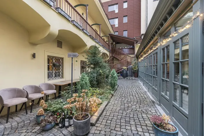 Pronájem bytu 1+kk, Praha - Nové Město, Lodecká, 75 m2