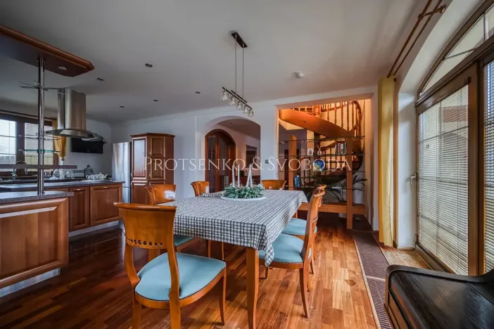 Prodej rodinného domu, Klínec, 345 m2