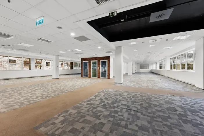 Pronájem kanceláře, Praha - Smíchov, Radlická, 790 m2