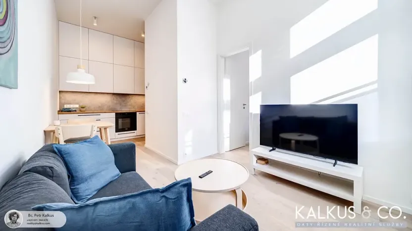 Pronájem bytu 2+kk, Hradec Králové, Eliščino nábřeží, 34 m2