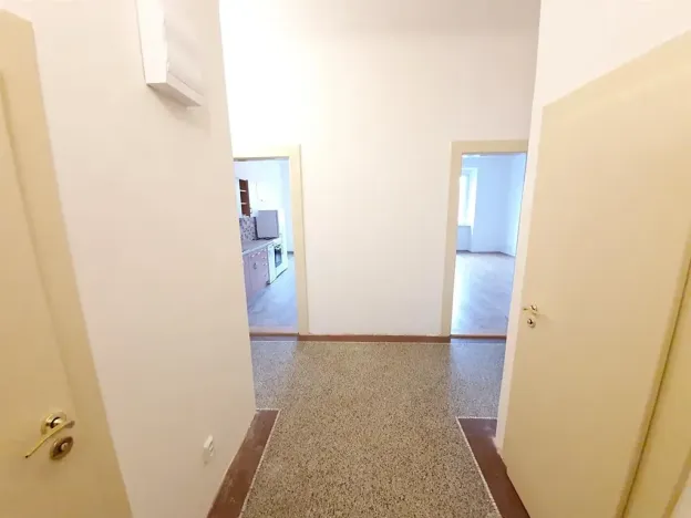 Pronájem bytu 2+kk, Praha - Nusle, náměstí Hrdinů, 50 m2