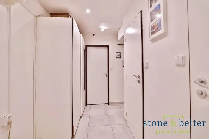 Prodej bytu 2+kk, Praha - Kamýk, Smotlachova, 43 m2