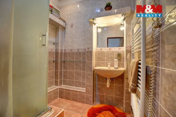 Prodej rodinného domu, Hostinné, Horská, 408 m2