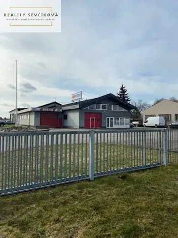 Pronájem obchodního prostoru, Hradec Králové, Vlčkovická, 700 m2