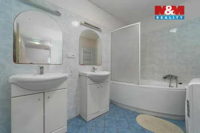 Prodej rodinného domu, Zlín - Louky, Růžová, 600 m2