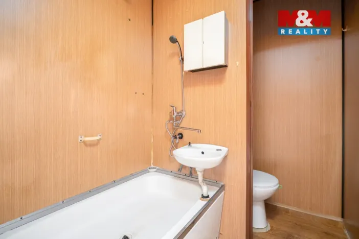 Prodej bytu 1+1, Krupka - Maršov, Karla Čapka, 35 m2