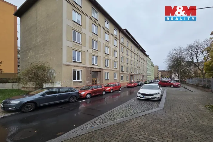 Prodej bytu 1+kk, Karlovy Vary - Rybáře, Majakovského, 24 m2