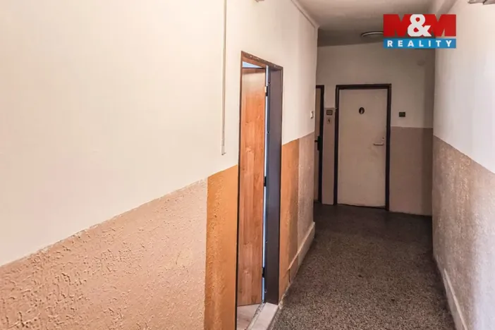 Prodej bytu 1+kk, Karlovy Vary - Rybáře, Majakovského, 24 m2