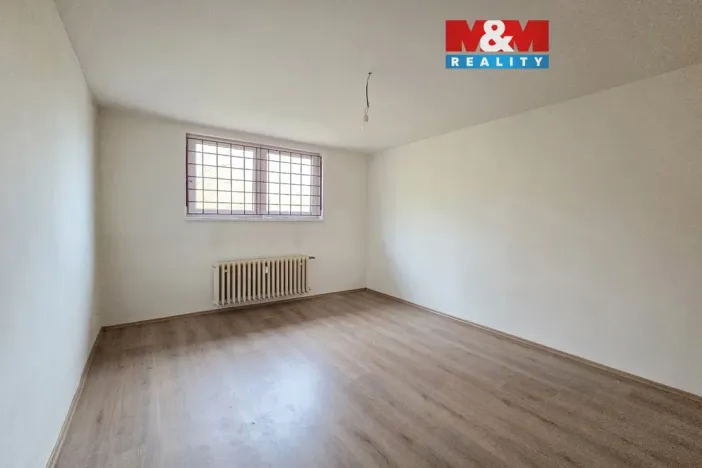 Prodej bytu 1+kk, Karlovy Vary - Rybáře, Majakovského, 24 m2