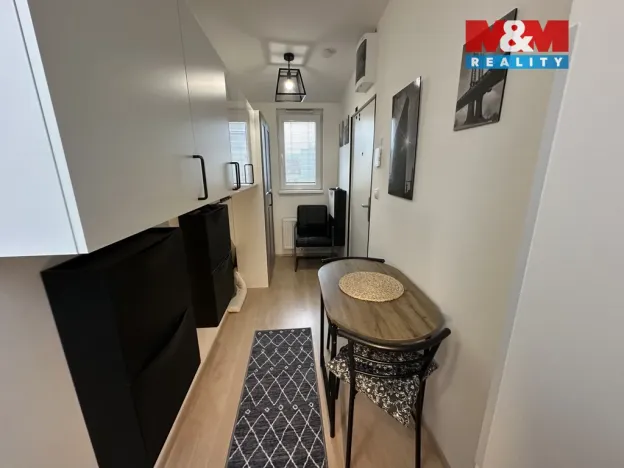 Pronájem bytu 1+kk, Praha - Hloubětín, Konzumní, 18 m2