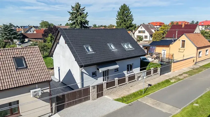 Prodej rodinného domu, Veleň, Na růžku, 130 m2