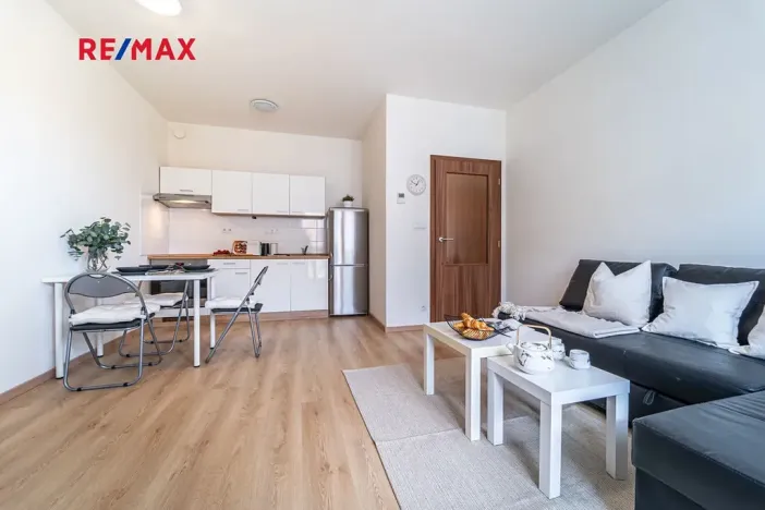 Pronájem bytu 2+kk, Brno, Listnatá, 45 m2