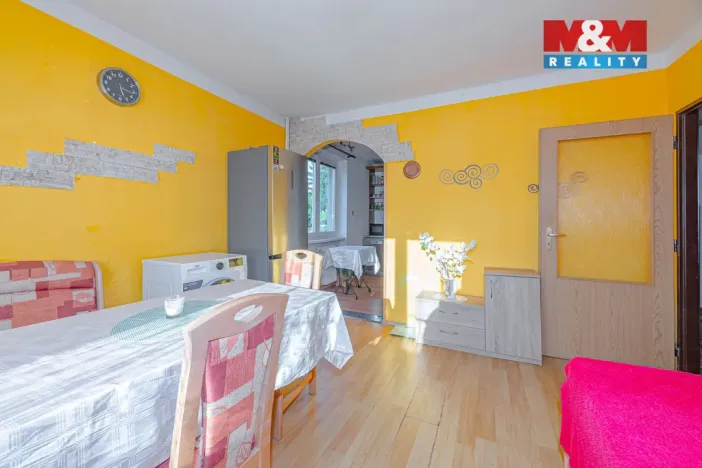 Prodej bytu 3+1, Velká Jesenice, 74 m2